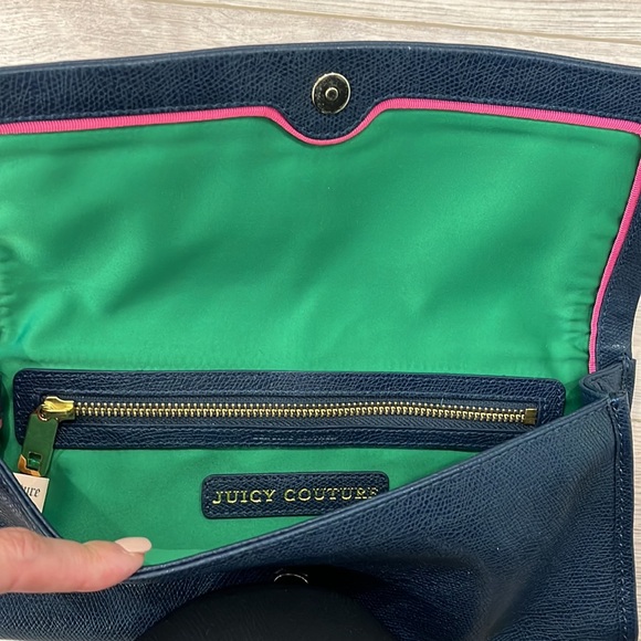JUICY COUTURE NAVY BLUE LEATHER CLUTCH BAG. DUST BAG INCLUDED - Picture 5 of 13